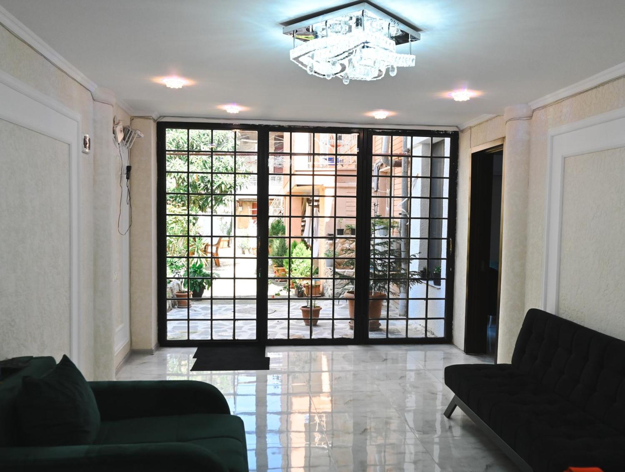 Jerusalem Hotel クタイシ エクステリア 写真